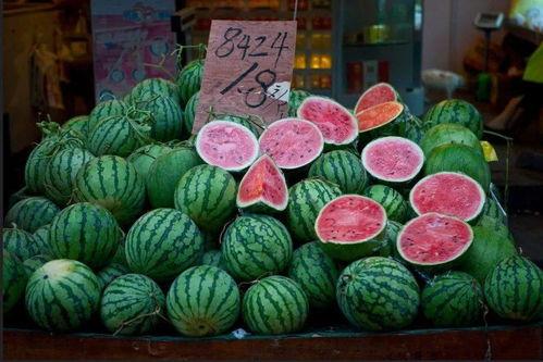 崇明区吃瓜,吃瓜也能吃出不一样的生活态度