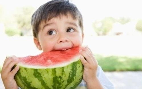 溜达累了吃块瓜,溜达累了，来块清凉瓜果解暑吧！